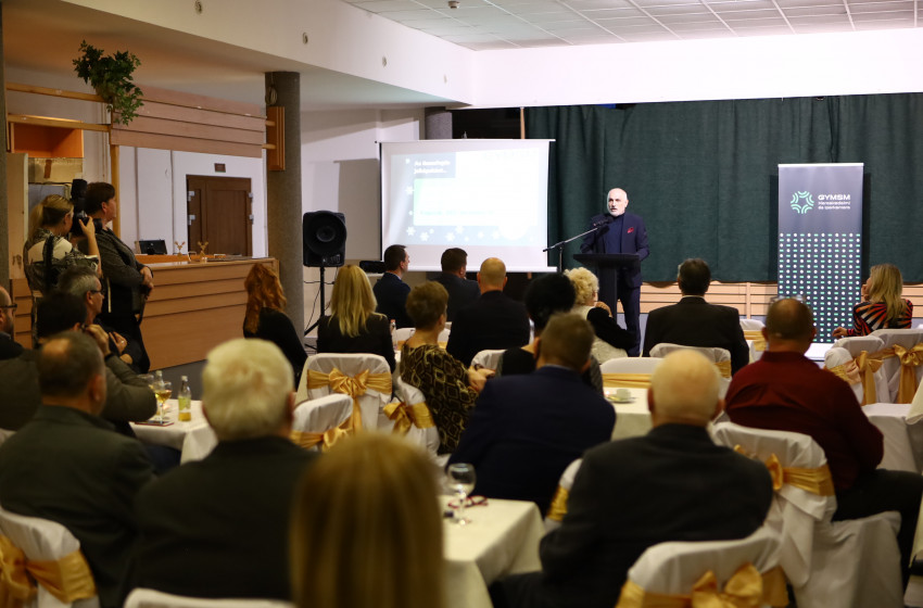 A Kereskedelmi és Iparkamara Fertő-Rábaközi Térségének, évértékelője Kapuváron